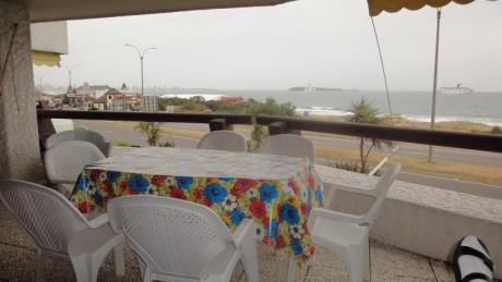Gran Terraza Sobre Playa Mansa!