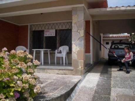 Chalet "tamariz", Frente Al Mar En Rambla De Los Ingleses.