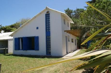 Casa Con Bosque Al Fondo