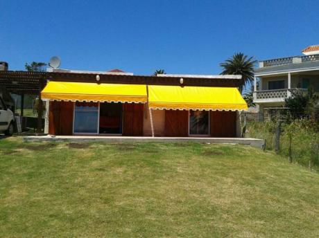 Hermosa Casa En Piriápolis Sobre La Rambla De Punta Fría.