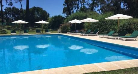 Casa En Barrio Privado. Piscina, Seguridad, Recreación, Tranquilidad.