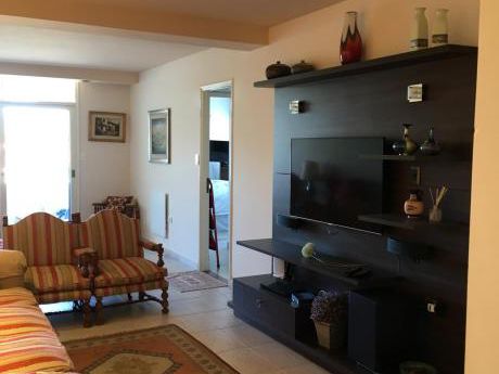 Apartamento 4 Dormitorios 3 Baños , Terraza Con Parrillero A 1 Cuadra Del Mar