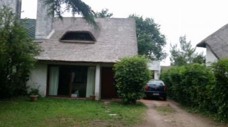 Kraal. Casa Para 6 Personas En Pinares A 400m De La Playa, Parrillero, Wifi.