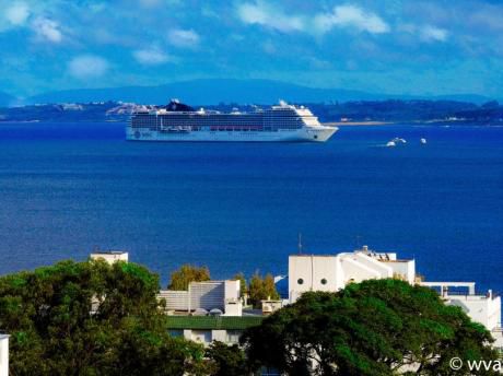 Apartamento En Alquiler. Vista Al Mar
