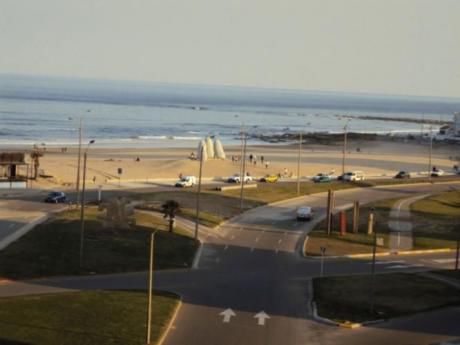 Parquemar Center- Frente Playa Brava 3dorm-2bn-piso 6