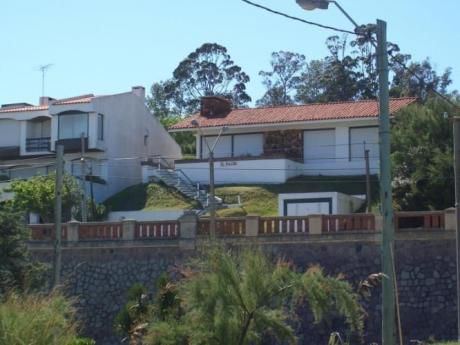 Chalet Espectagular Frente Al Mar Y Puerto Deportivo De Piriapolis