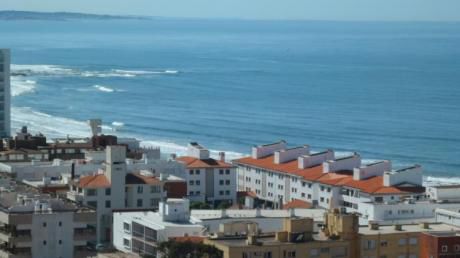 Punta Del Este. Piso Alto Reciclado, Luminoso Y Con Vista En Peninsula.