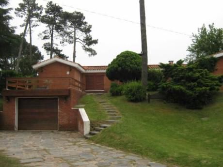 Excelente Chalet En Jardines De Cordoba