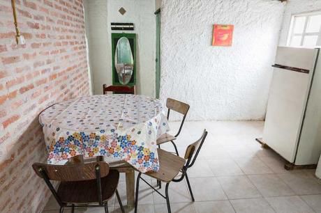 Cabaña Para 4 Personas, Con 2 Dormit, Jardín Con Parrillero, A 500 Mts Del Mar