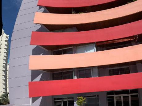Apto A Dos Cuadraa De La Playabrava Con Estacionamiento