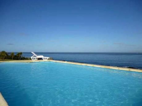 Chalet En 1ª Línea Frente Al Mar - Con Piscina - Punta Ballena - Península