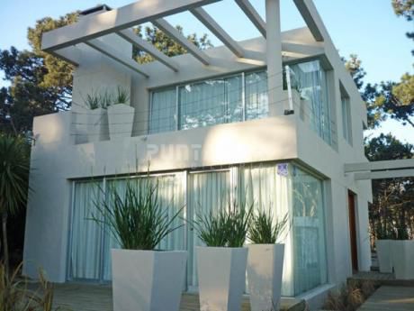 Moderna Y Amplia Casa En Montoya