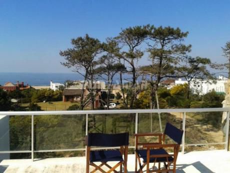 Muy Linda Casa Con Vista Al Mar!
