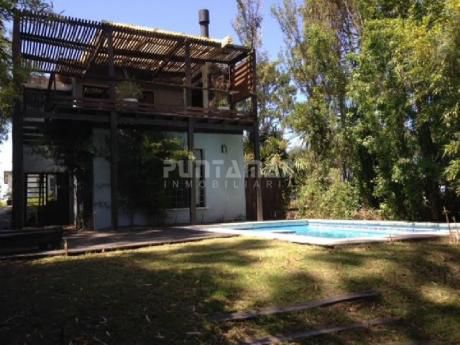 Casa Con Piscina En Montoya