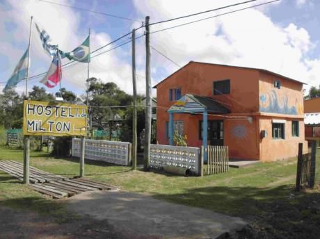 Hostel Lo De Milton Valizas Rocha Uruguay Alquiler Habitacion Casa Playa Dia