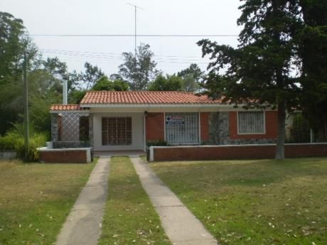 Amplia Casa En La Floresta, Canelones