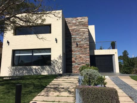 Amplia Casa En Piriapolis