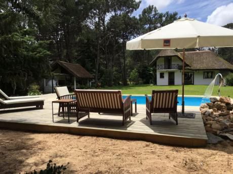 A Minutos Del Mar, Cabaña Con Piscina