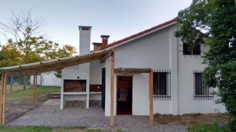 Casa En Atlántida Límite Entre Pinares De Atlántida Y Las Toscas