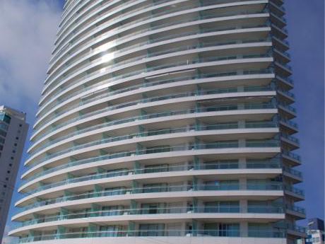 Impresionante Apartamento "season Tower Punta Del Este"