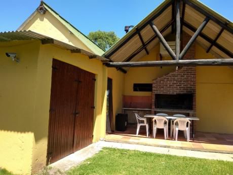 Casa Dos Dormitorios Con Garage
