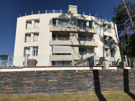 Excelente Apartamento Con Vista Playa Mansa - Edificio Summervile