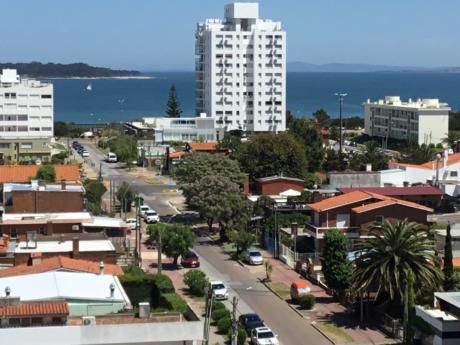 Apartamento A 1 Cuadra De La Brava Y 3 De La Mansa