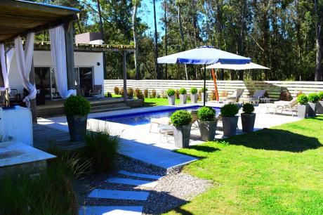 Oportunidad! Vendo Alquilo Casa En Excelente Calidad En Punta Del Este!!