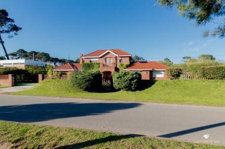 Charming Spacious Home In Punta Del Este