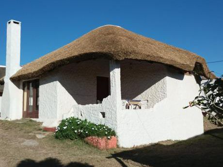 Cabañas Beija Flor - Centro De Punta Del Diablo Tel:44772030