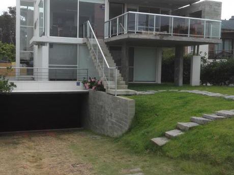 Casa En Jose Ignacio, Maldonado Para 10 Personas Mas Dependencias De Servicio