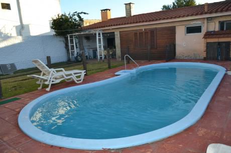 Mónica A Dos Cuadras De La Rambla Y Playa Con Piscina Para 9 Personas