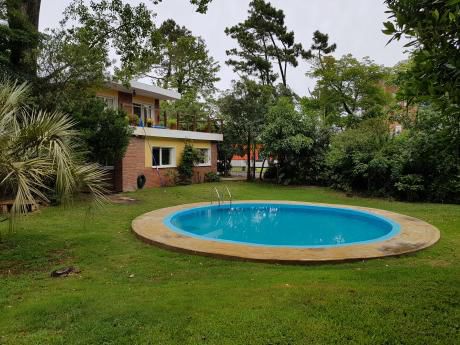 Exelente Ubicación, Gran Jardín Con Piscina