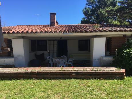 Excelente Oportunidad De Alquiler Chalet Chicheta En Atlantida Sur