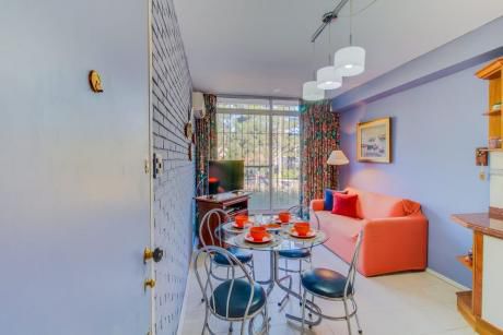 Apart En Barrio Cantegril- Residencial Country