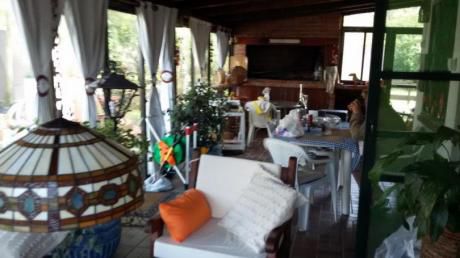 Casa Con Gran Barbacoa Cerrada Y Fondo. Ideal 2 Parejas. Balneario Solis