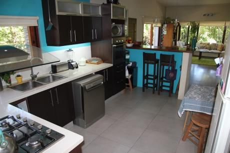 Casa Ideal Para Familias Con Mascotas, A 5 Cuadras De La Playa.