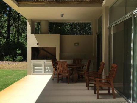 Village Design, Luminosa Casa Para Disfrutar En Familia. Solanas Punta Ballena