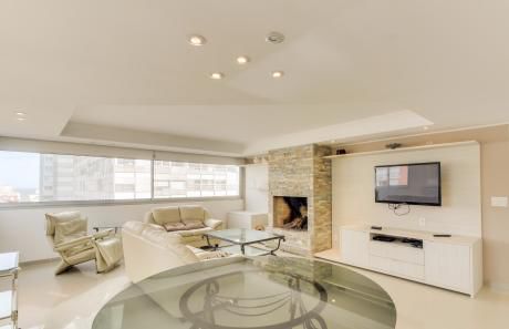 Apartamento En Punta Del Este Con Vista Al Mar