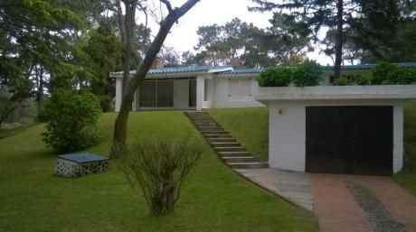 Chalet En Punta Del Este, Ideal Para 10 O Mas Personas, 220 M2 Construidos