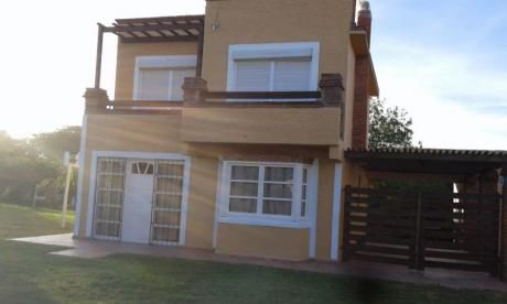 La Casa Amarilla