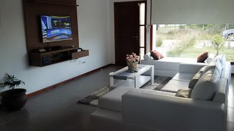 Casa En Alquiler A Metros Del Mar; Balneario Buenos Aires ,maldonado